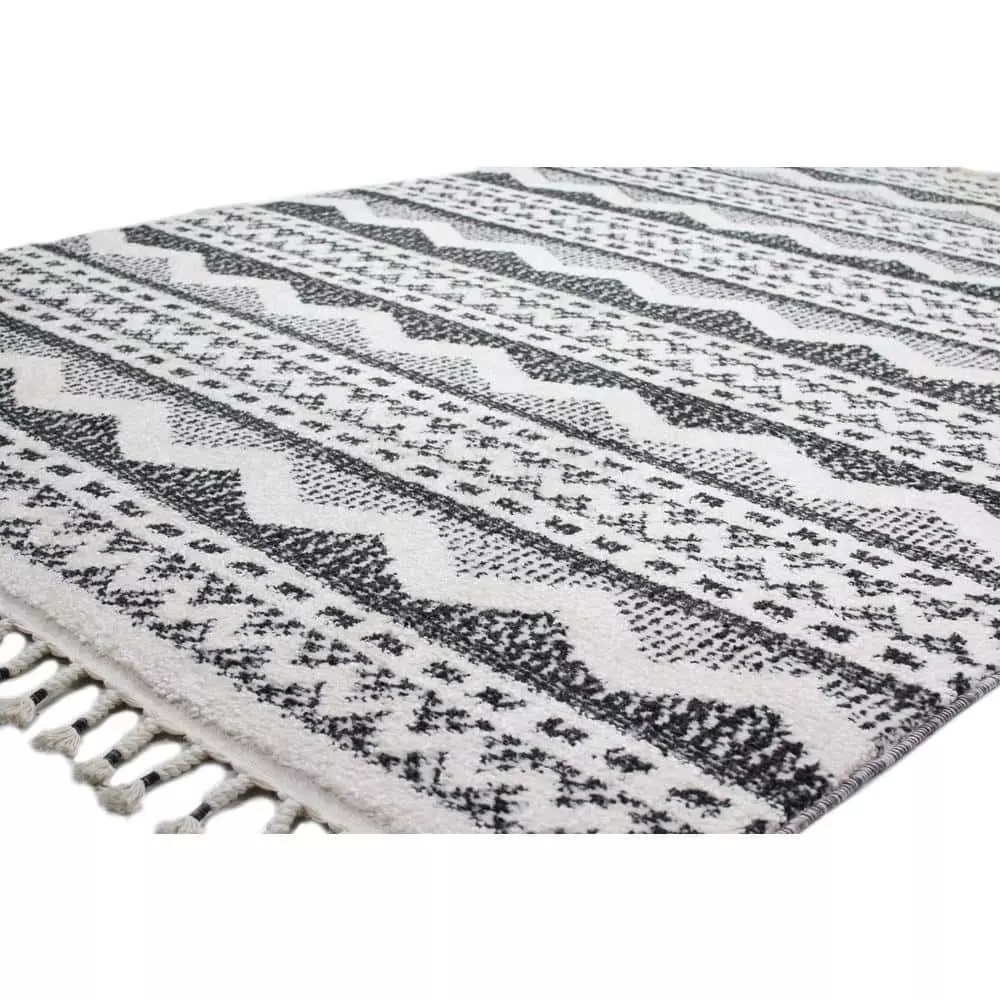 Navajo Ivory/Black 4 ft. x 6 ft. (3'6" x 5'6") Geometric Contemporary Accent Rug by BASHIAN 4 Navajo Ivory/Black 4 ft. x 6 ft. (3'6" x 5'6") Geometric Contemporary Accent Rug by BASHIAN - Image 4